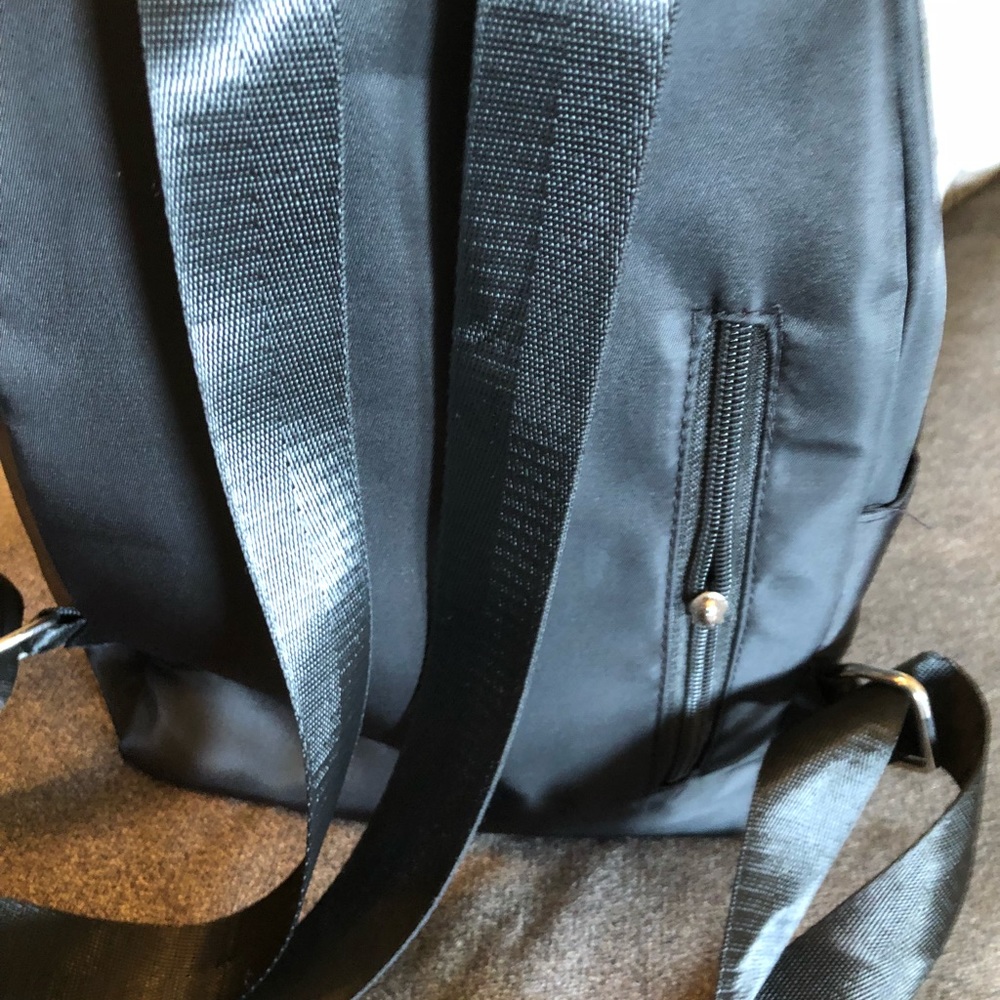 Small backpack 🎒 - Picture 2 of 7